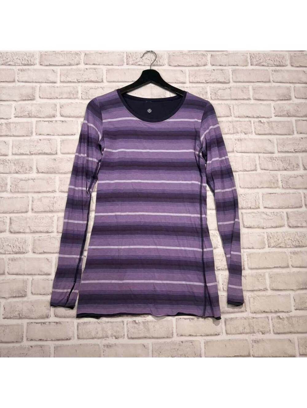 Lululemon Cabin Long Sleeve Tee II Reversible Purple Stripes/Black Swan Womens 6